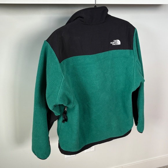 Women’s The Northface Retro Denali Jacket - Picture 13 of 14
